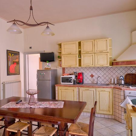 Casa Vacanze Il Gatto Rosso Trecase Exteriör bild
