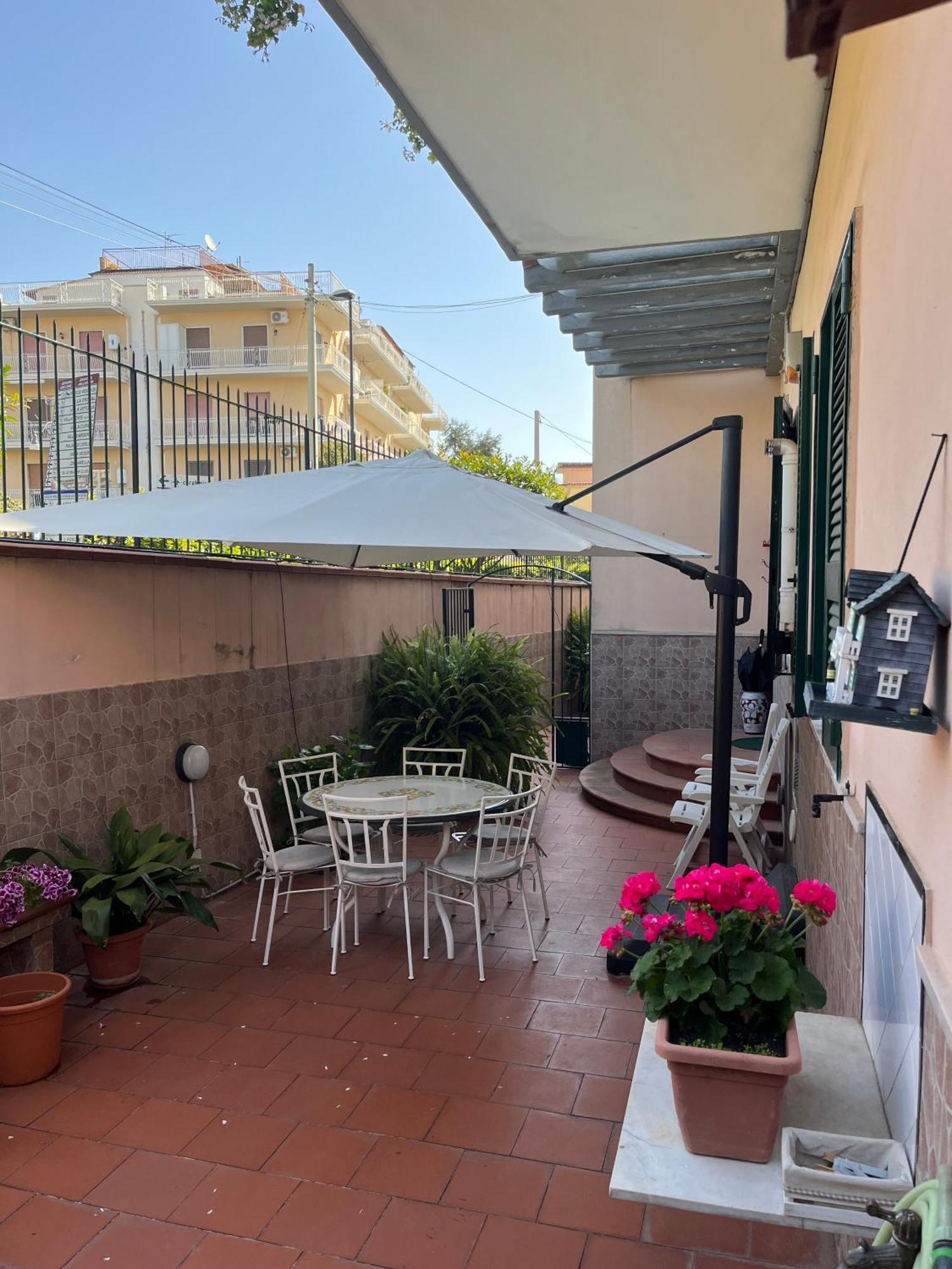 Casa Vacanze Il Gatto Rosso Trecase Exteriör bild
