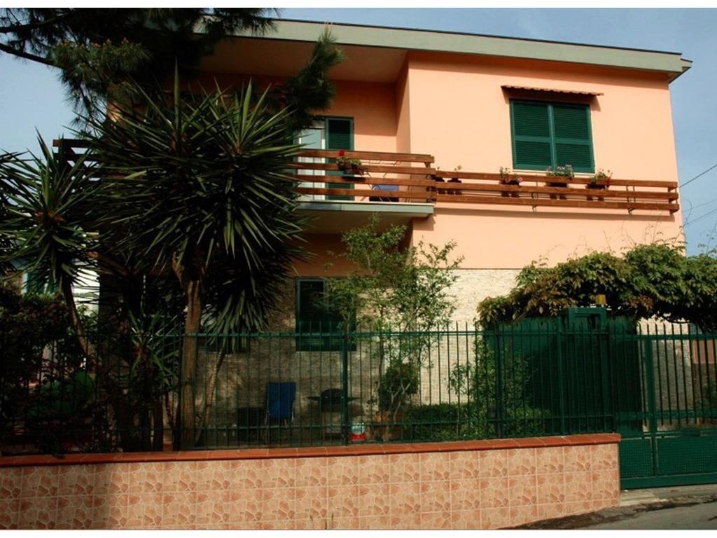 Casa Vacanze Il Gatto Rosso Trecase Exteriör bild